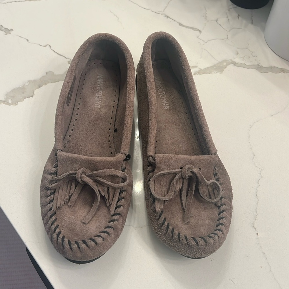 MINNETONKA KITTY SUEDE MOCCASINS